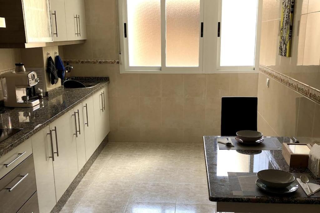 Manda Pola Apartment ซานตาโปลา ภายนอก รูปภาพ