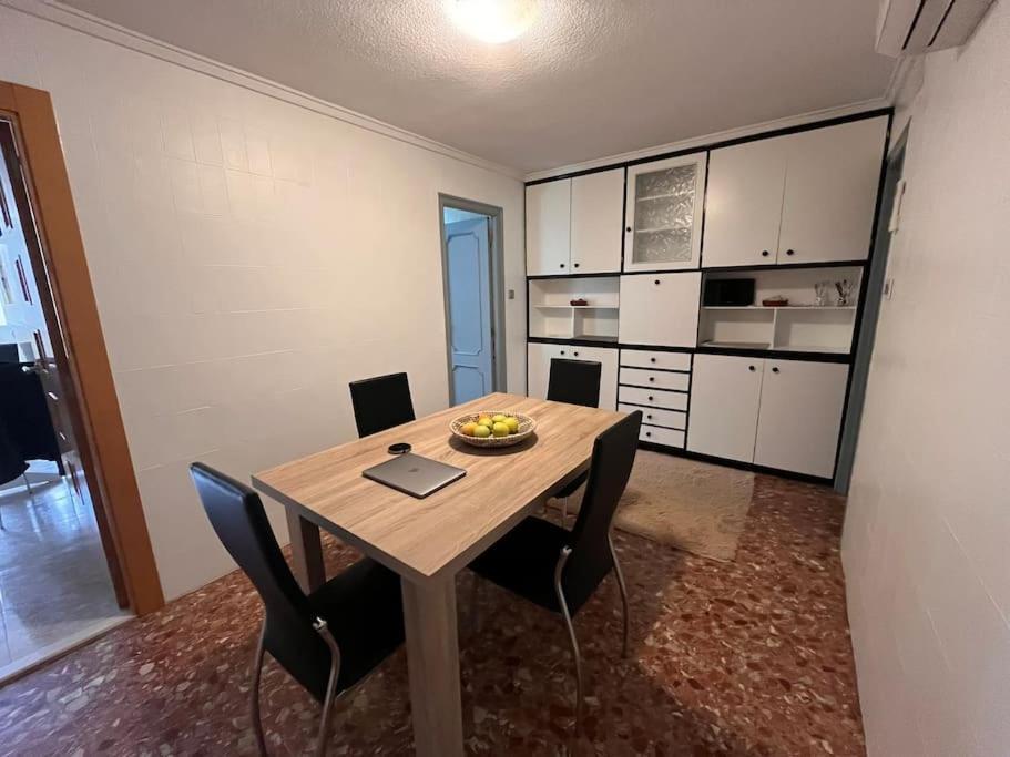 Manda Pola Apartment ซานตาโปลา ภายนอก รูปภาพ